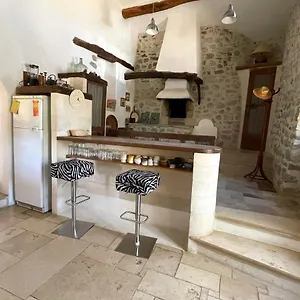  Hébergement de vacances Maison En Pleine Garrigue Sauvage